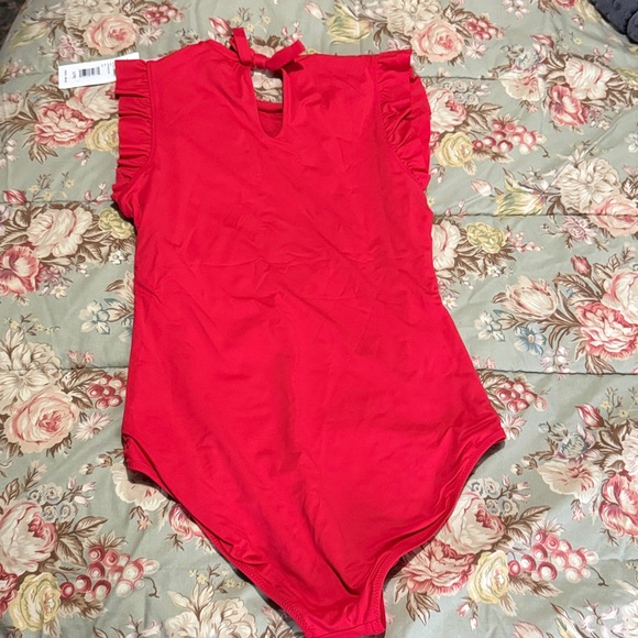 Vineyard Vines girl’s ruffle scoop one piece - Picture 4 of 4